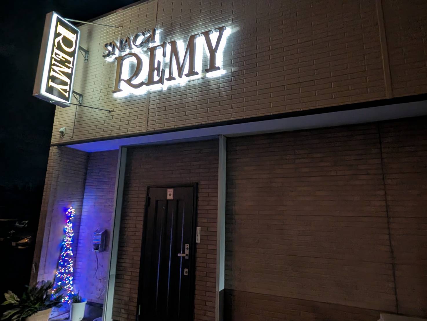 スナックＲＥＭＹの店舗写真